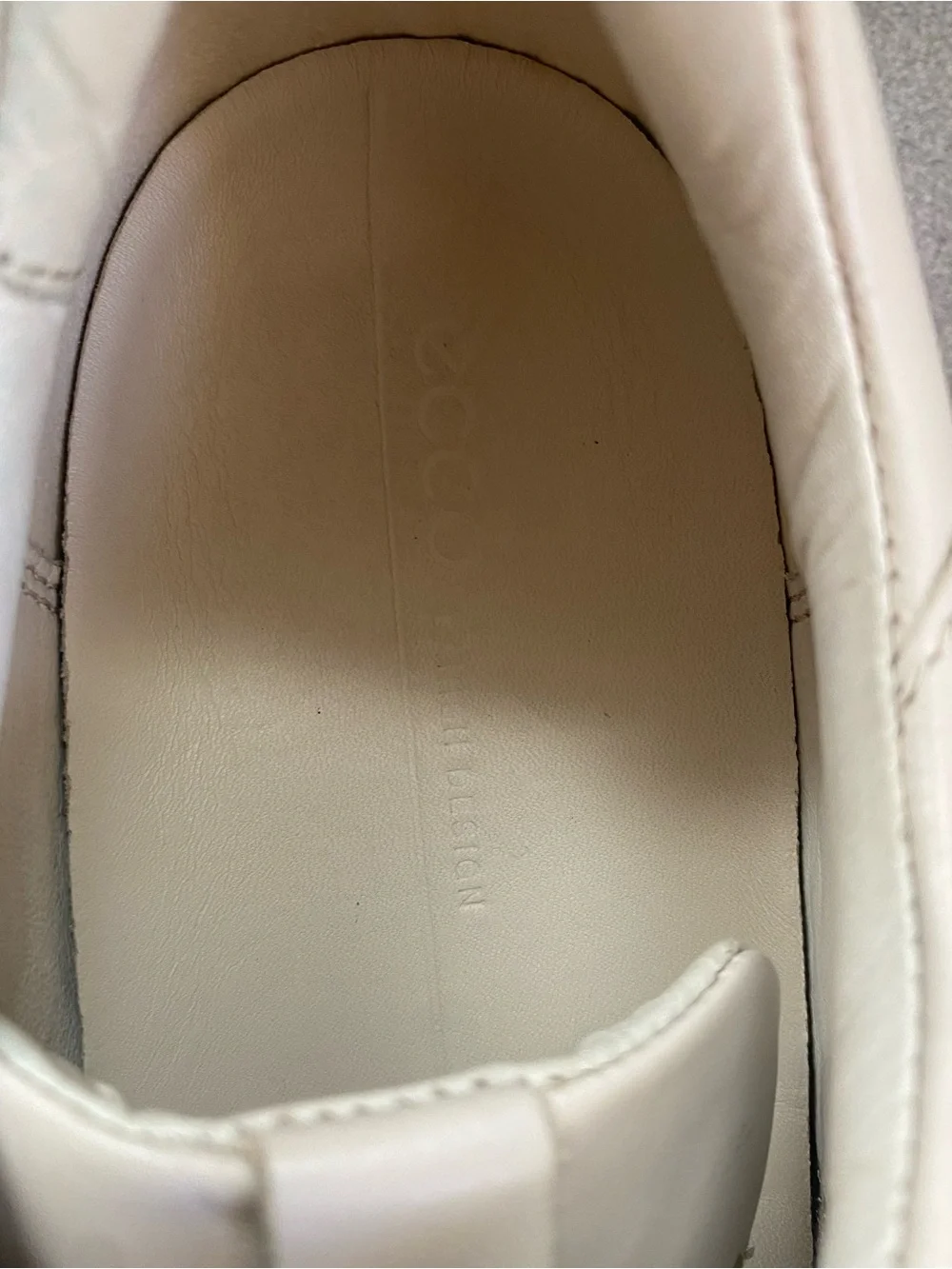 ECCO WOMENS NEUTRAL EMBOSSED PLATFORM LACE UP SNEAKERS
